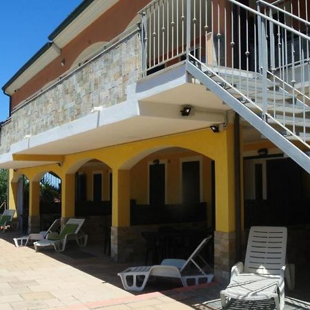 Gli Appartamenti Sul Mare 瓦雷多利亚 外观 照片